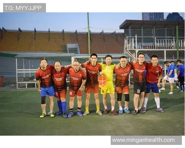 赛后分析：上海足球队与成都足球队的团队协作表现及其影响因素探讨